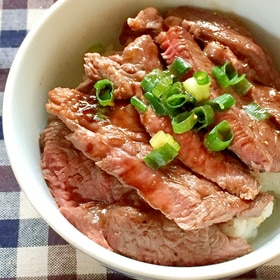 男子ウケ抜群！がっつりステーキ丼